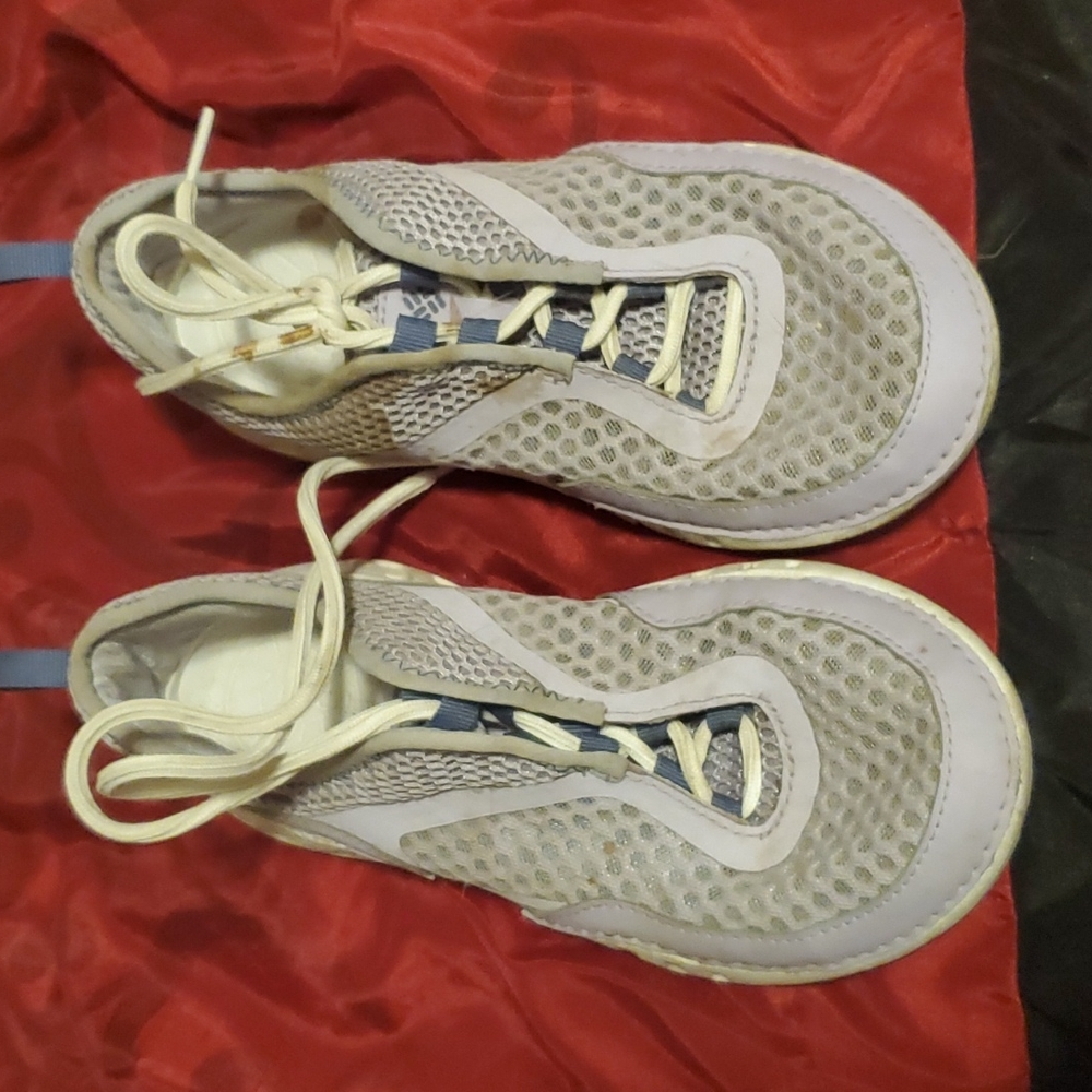 Columbia lilac water shoes